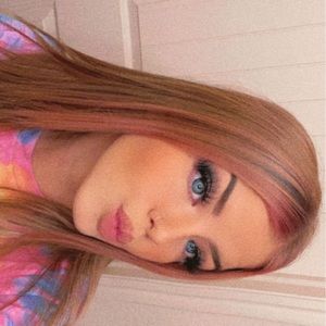 Meet your Posher, Alexia